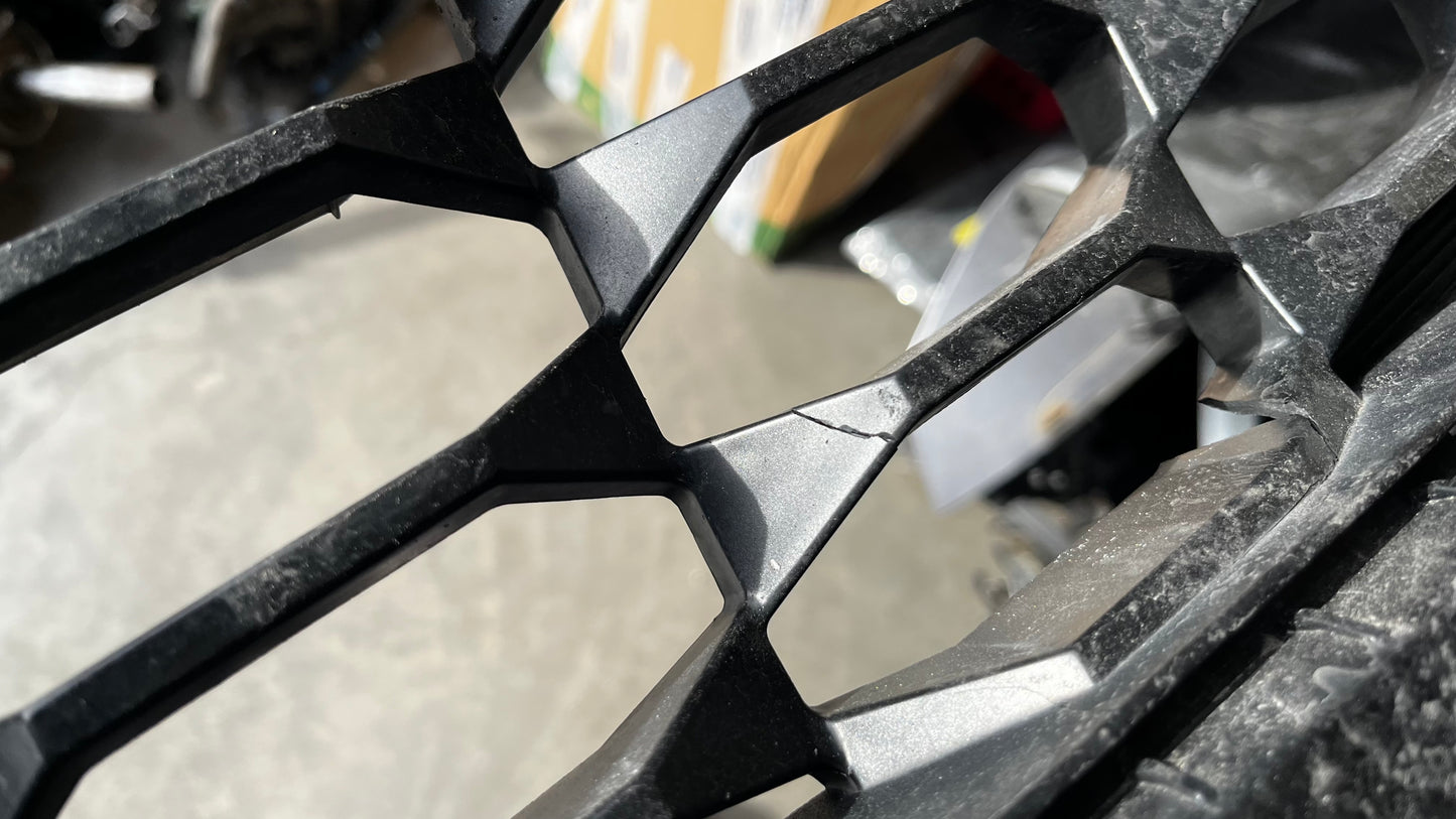 Kia Sportage 5 2022 предна решетка