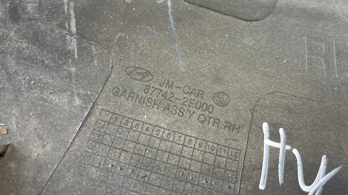 Hyundai Tucson 04- вежда предна лява