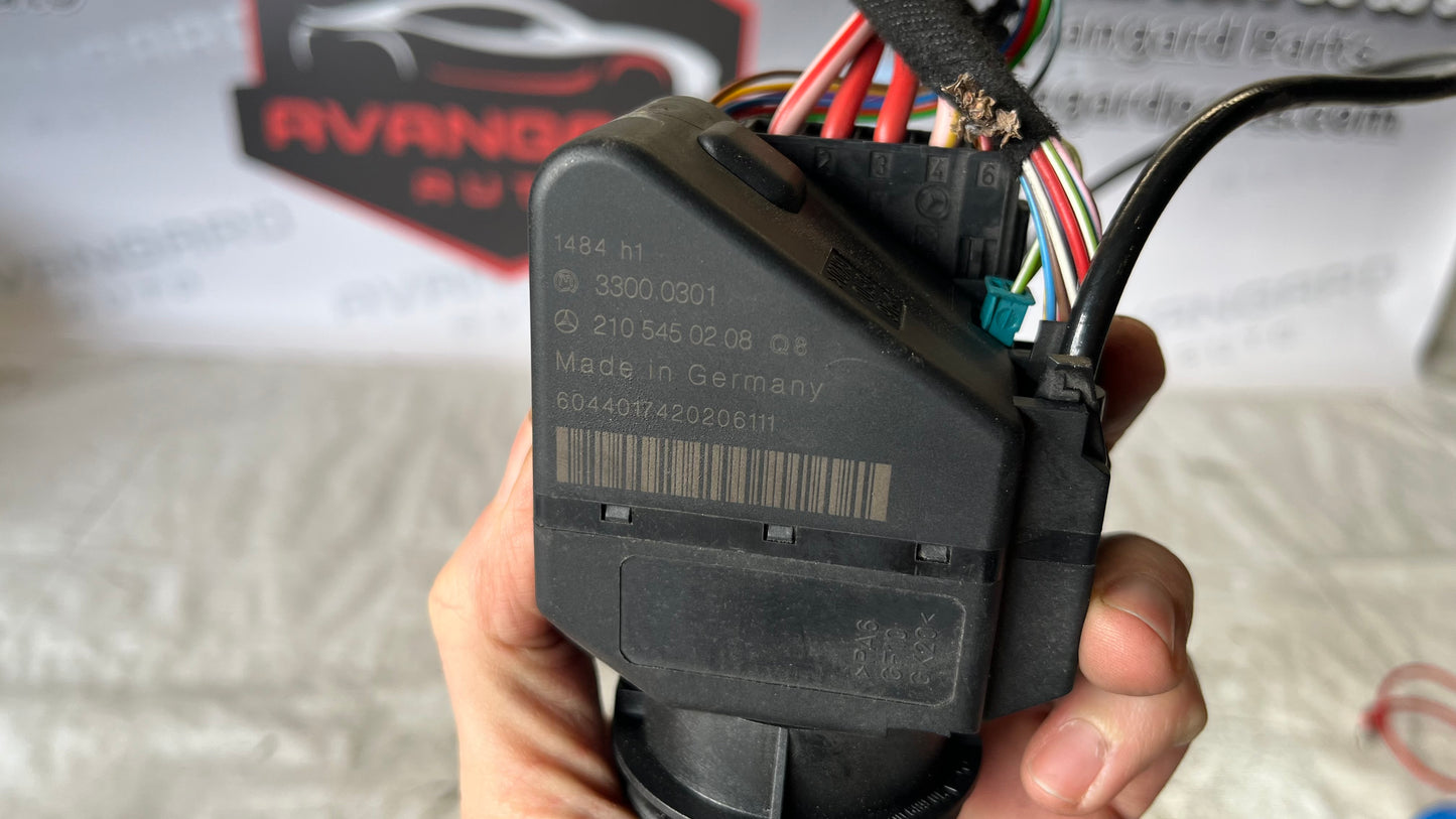 Mercedes E W210 2 броя гълтач за ключ