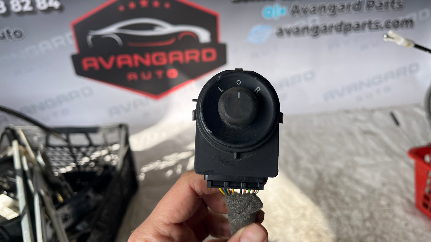 Opel Insignia бутон ел огледала