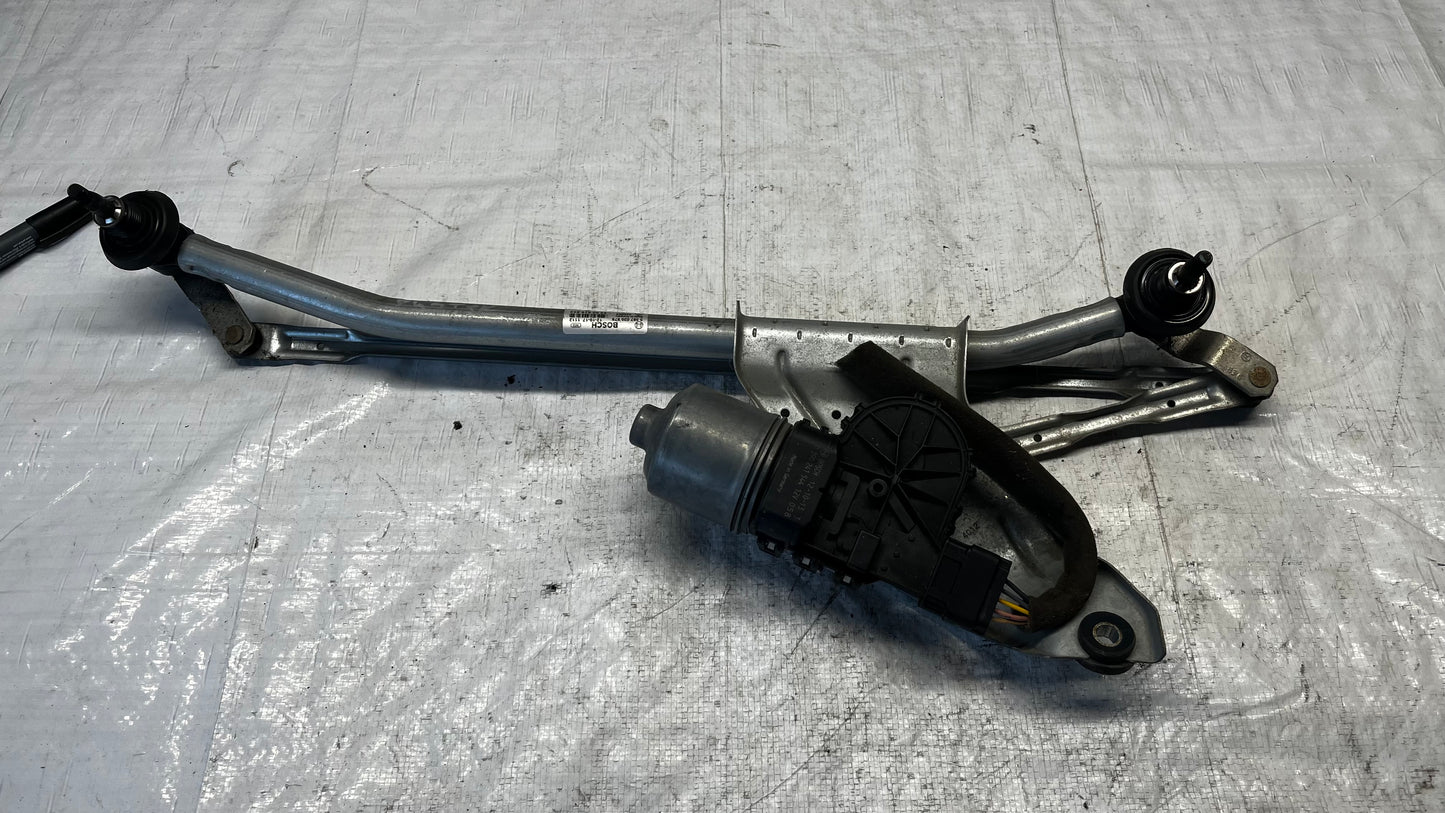 Dacia Sandero моторче чистачки