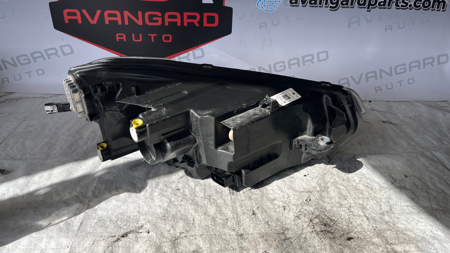 Volkswagen Taigo CS ляв фар