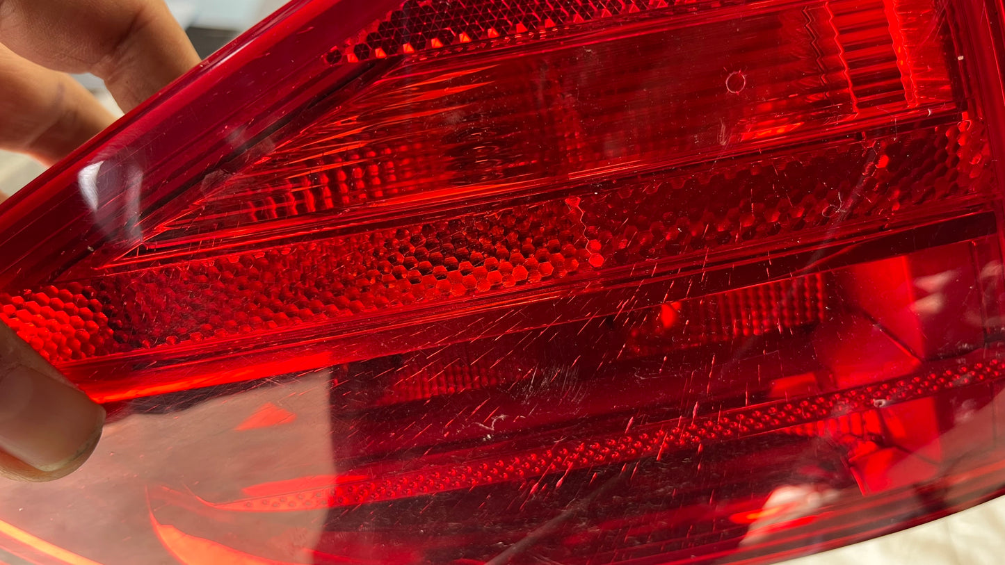 Audi A4 B8 ляв стоп