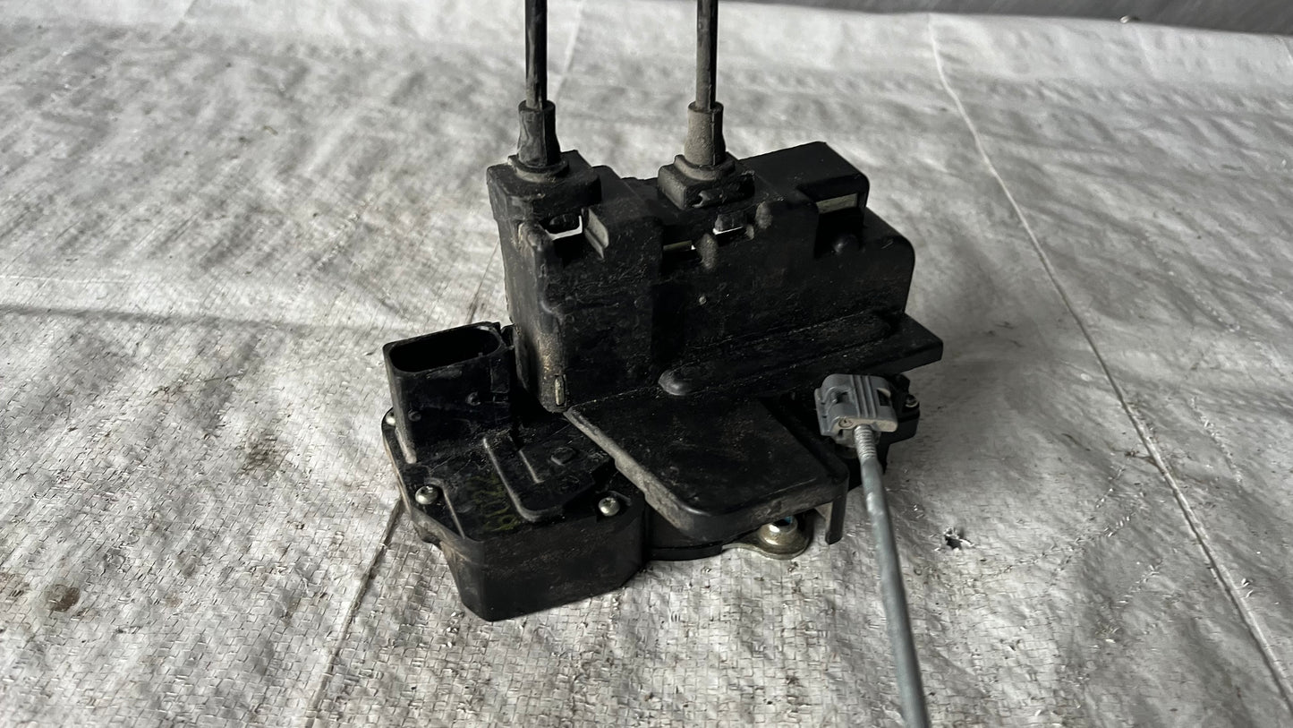 Chevrolet Captiva 12- външна дръжка и брава на предна лява врата