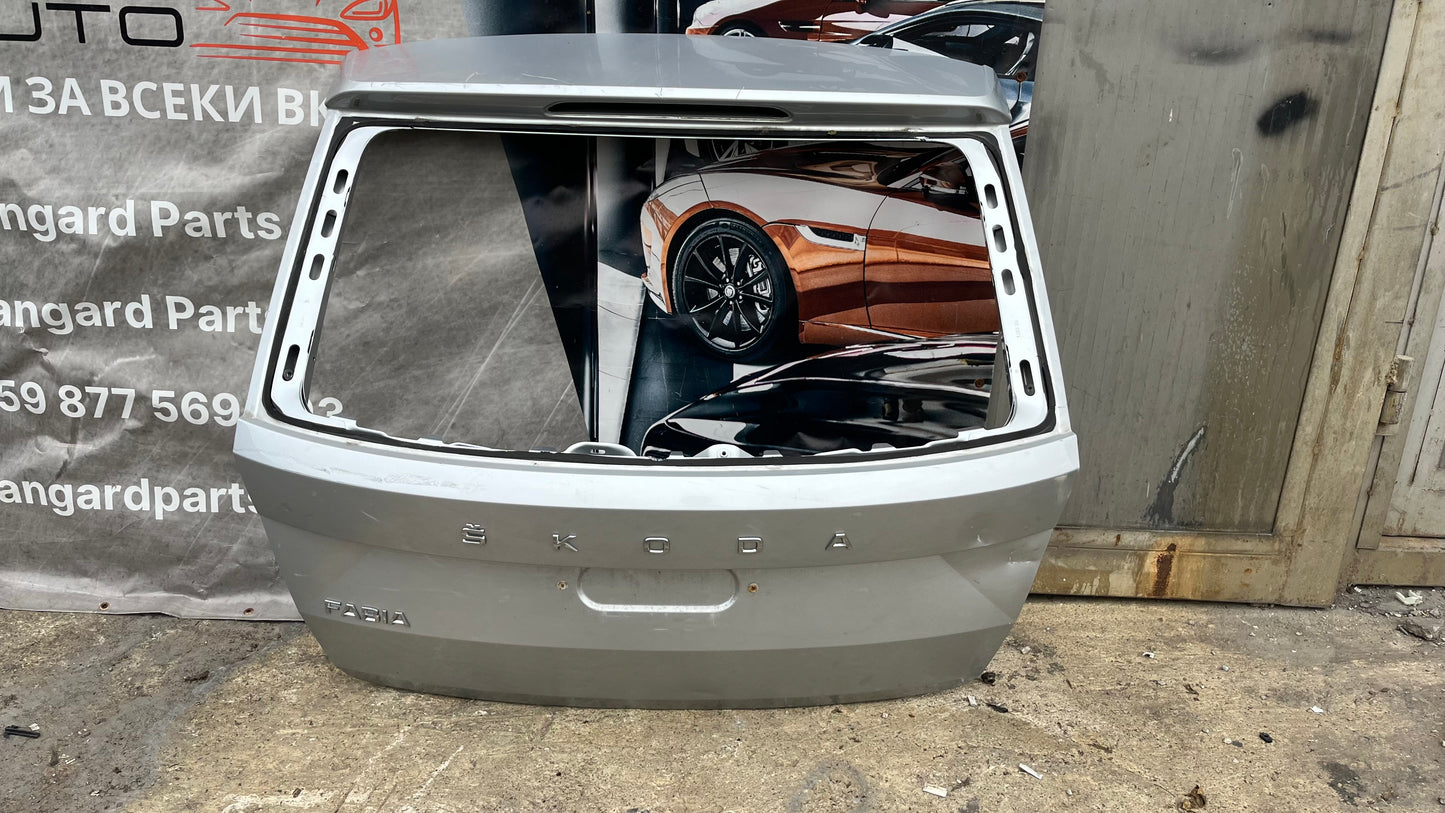 Skoda Fabia 3 багажна врата