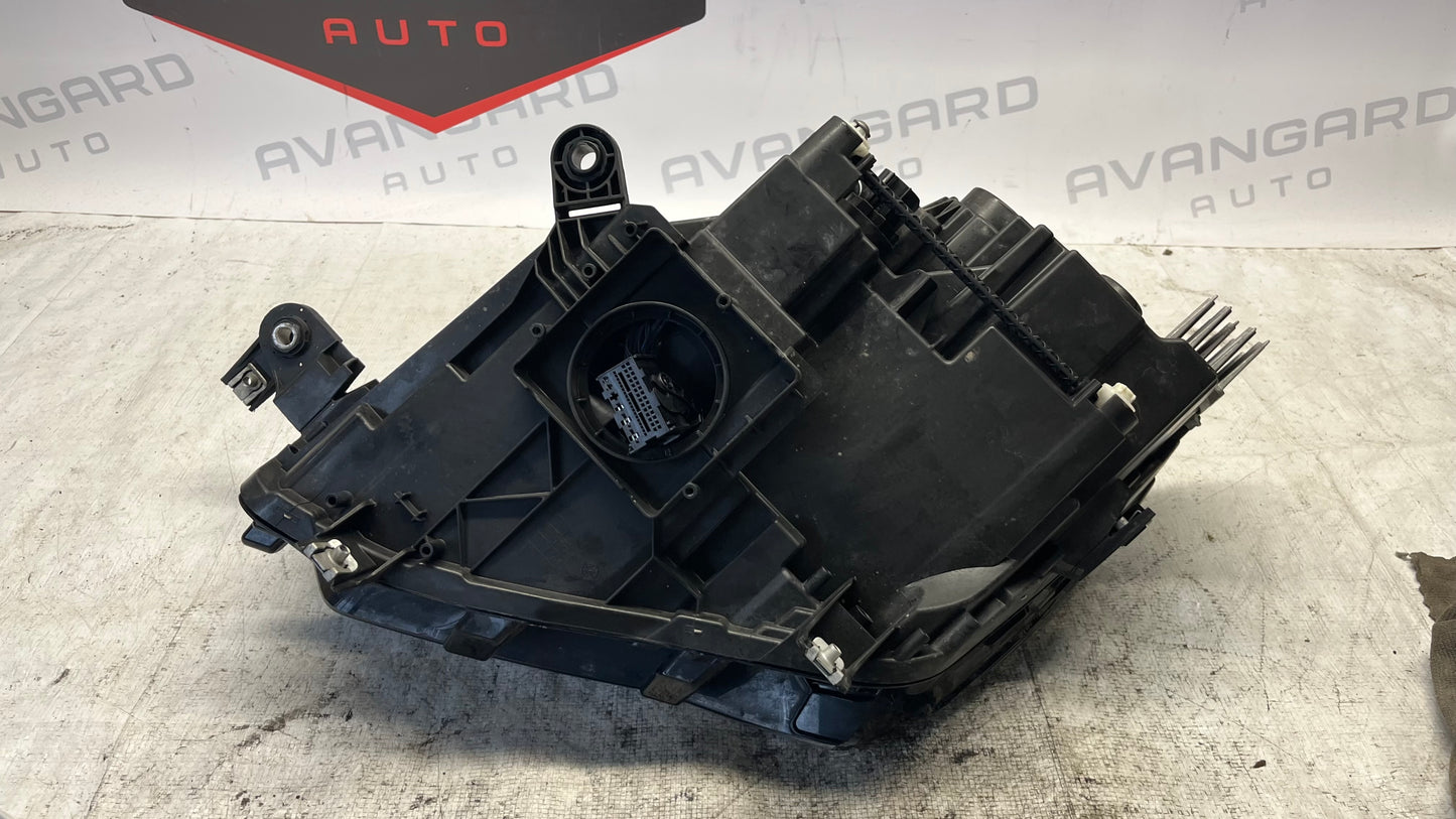 Seat Ateca Lift 20- десен фар