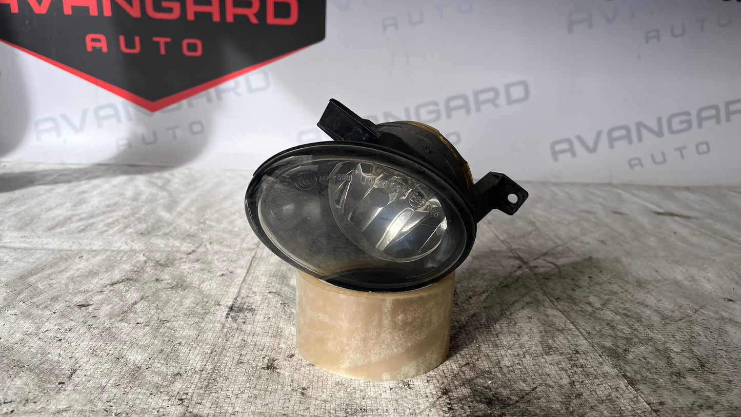 Volkswagen Golf 6 ляв халоген