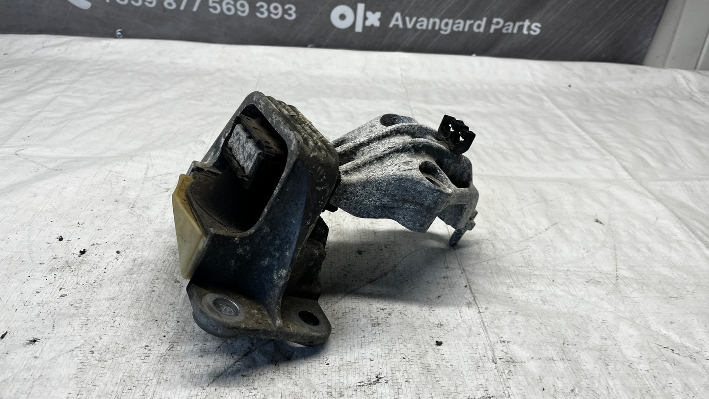 Renault Scenic 3 тампон на двигател