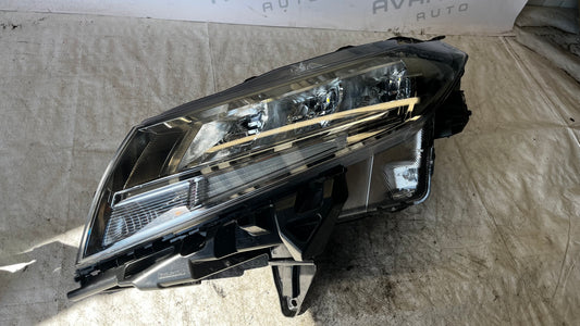 Suzuki Vitara 3 18- ляв фар