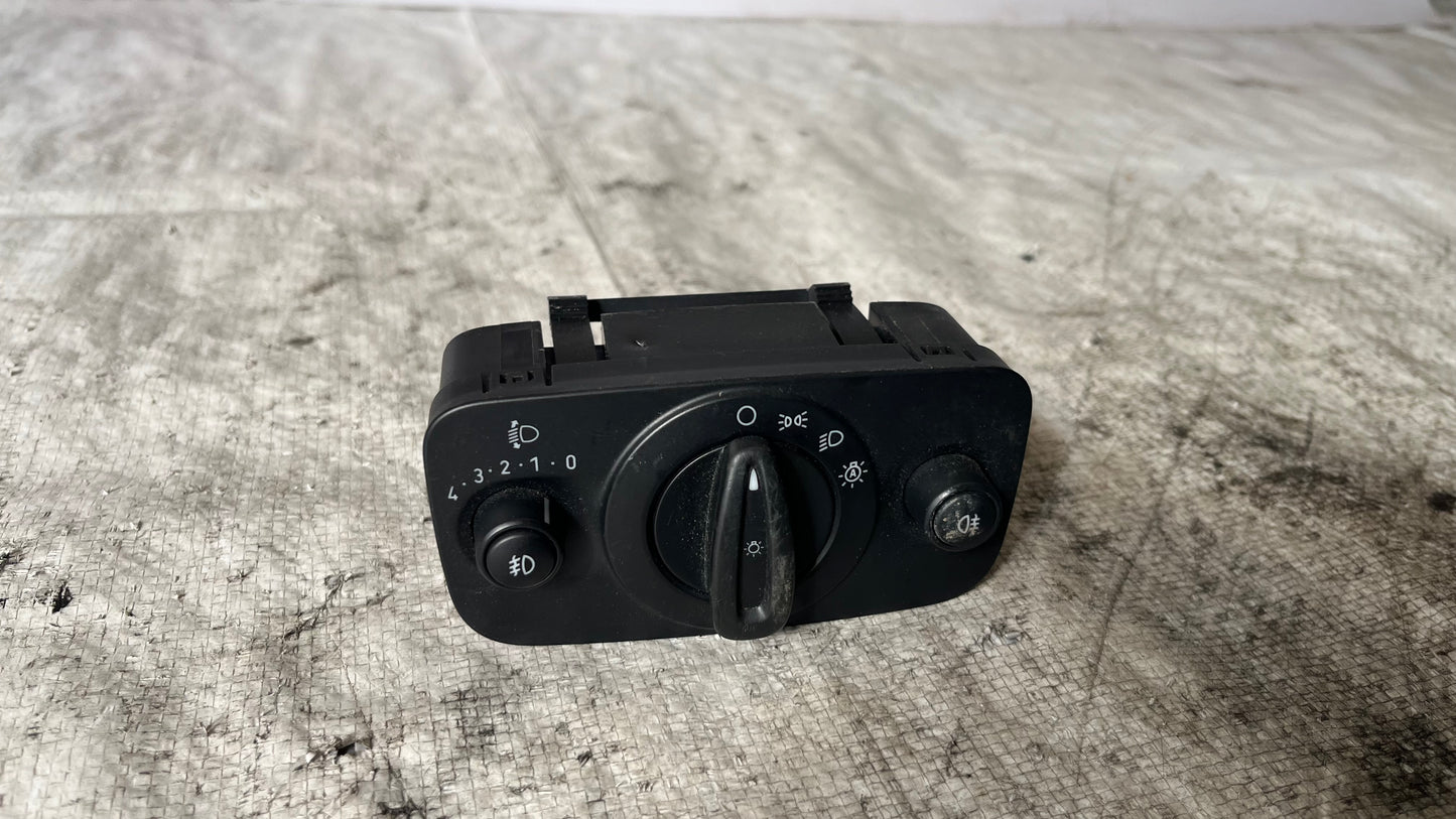 Ford Fiesta 7 ключ светлини