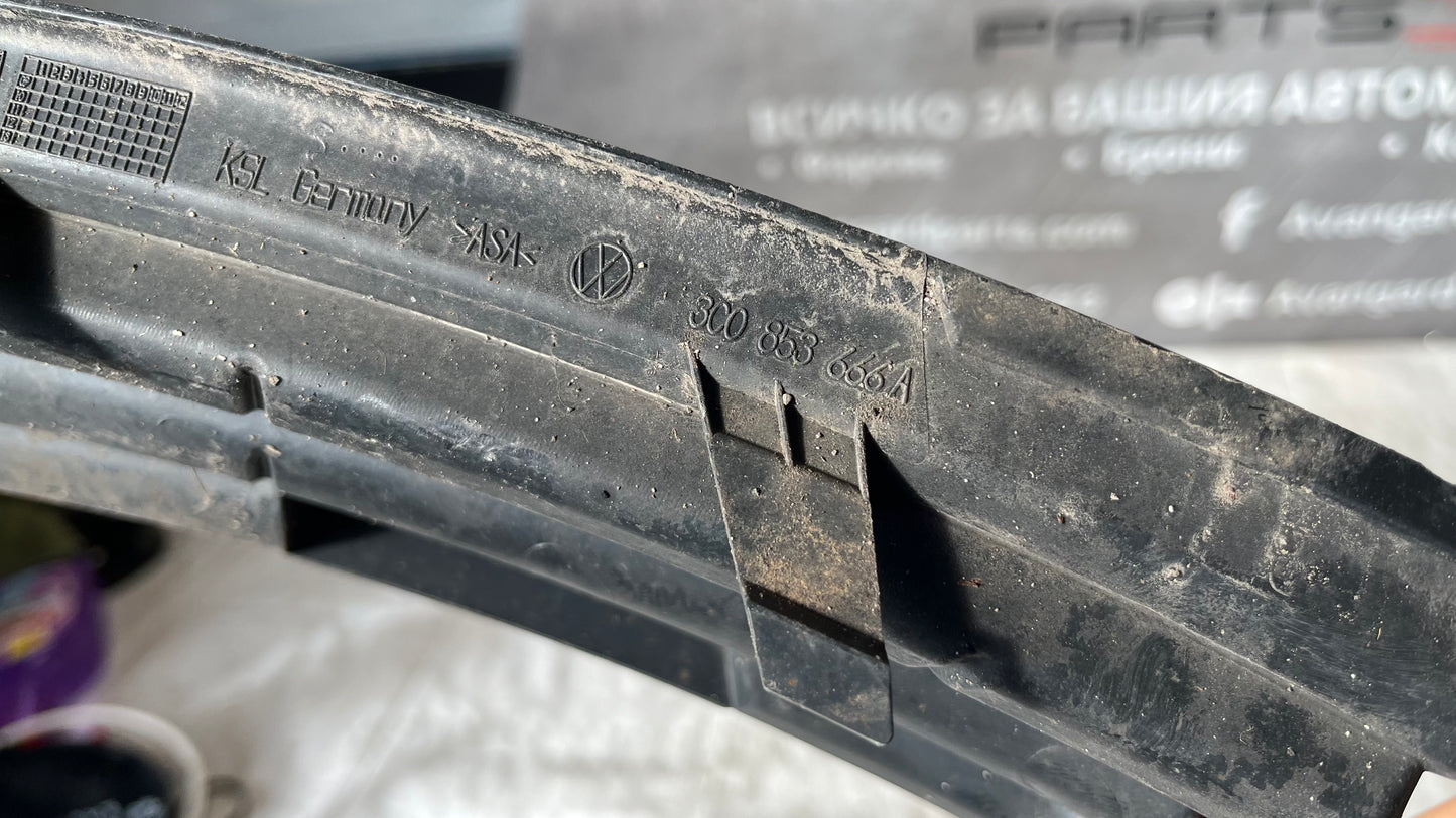 Volkswagen Passat 4 дясна рештка за халоген