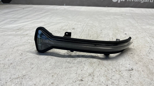 BMW 5 G30 мигач на ляво огледало