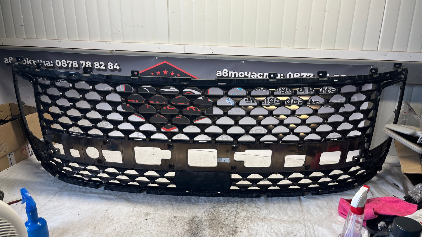 Hyundai Staria решетка