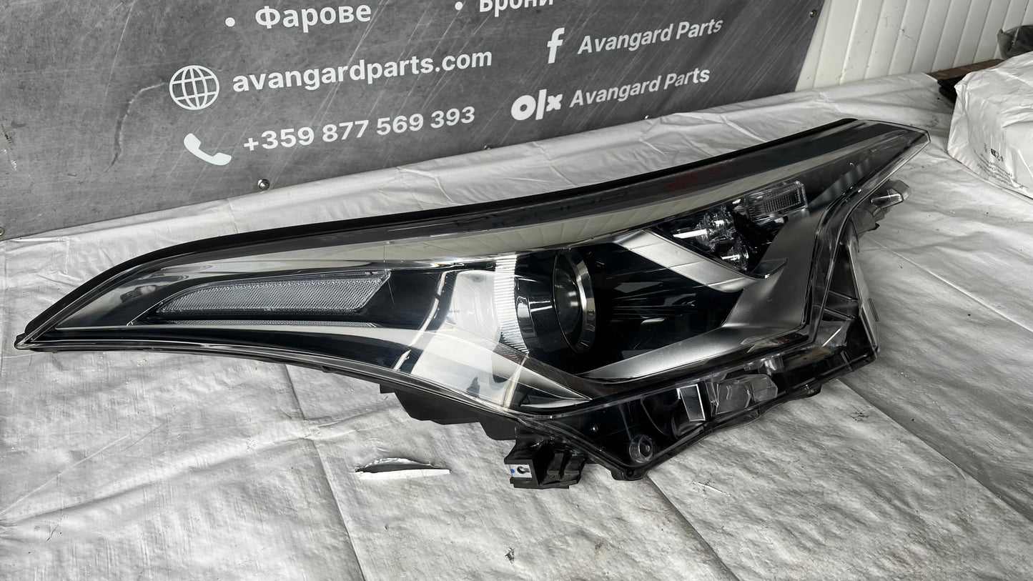 Десен фар Toyota CH-R 2016-2023