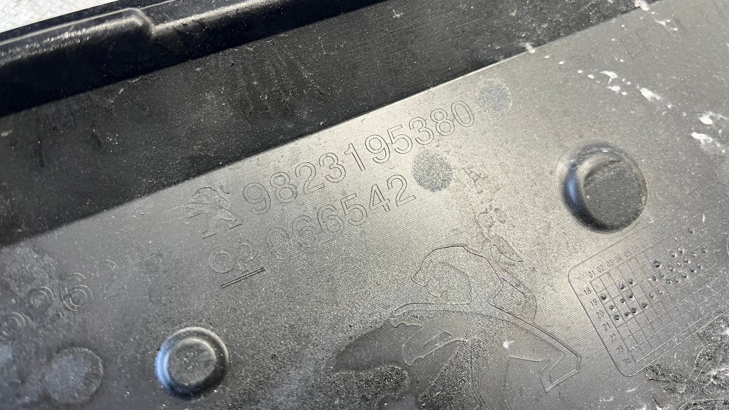 Peugeot 208 2 19- добавка задна броня