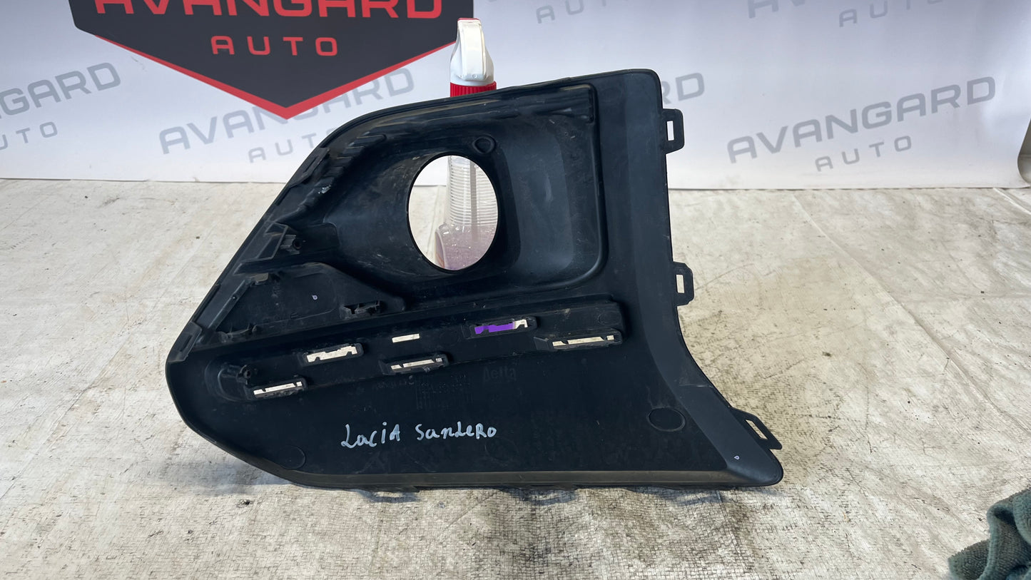 Dacia Jogger решетка за ляв халоген