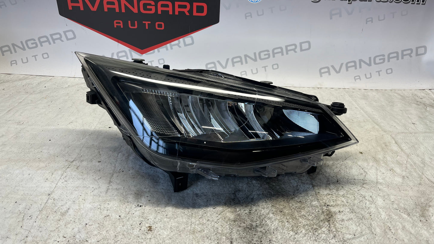 Seat Ibiza 5 Lift десен фар