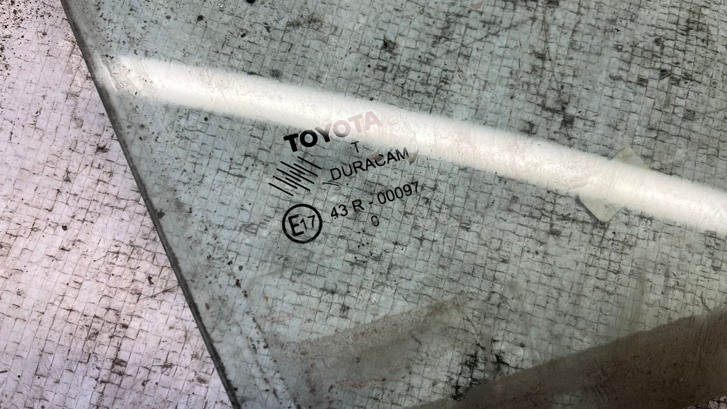 Toyota Verso 13- задно дясно стъкло