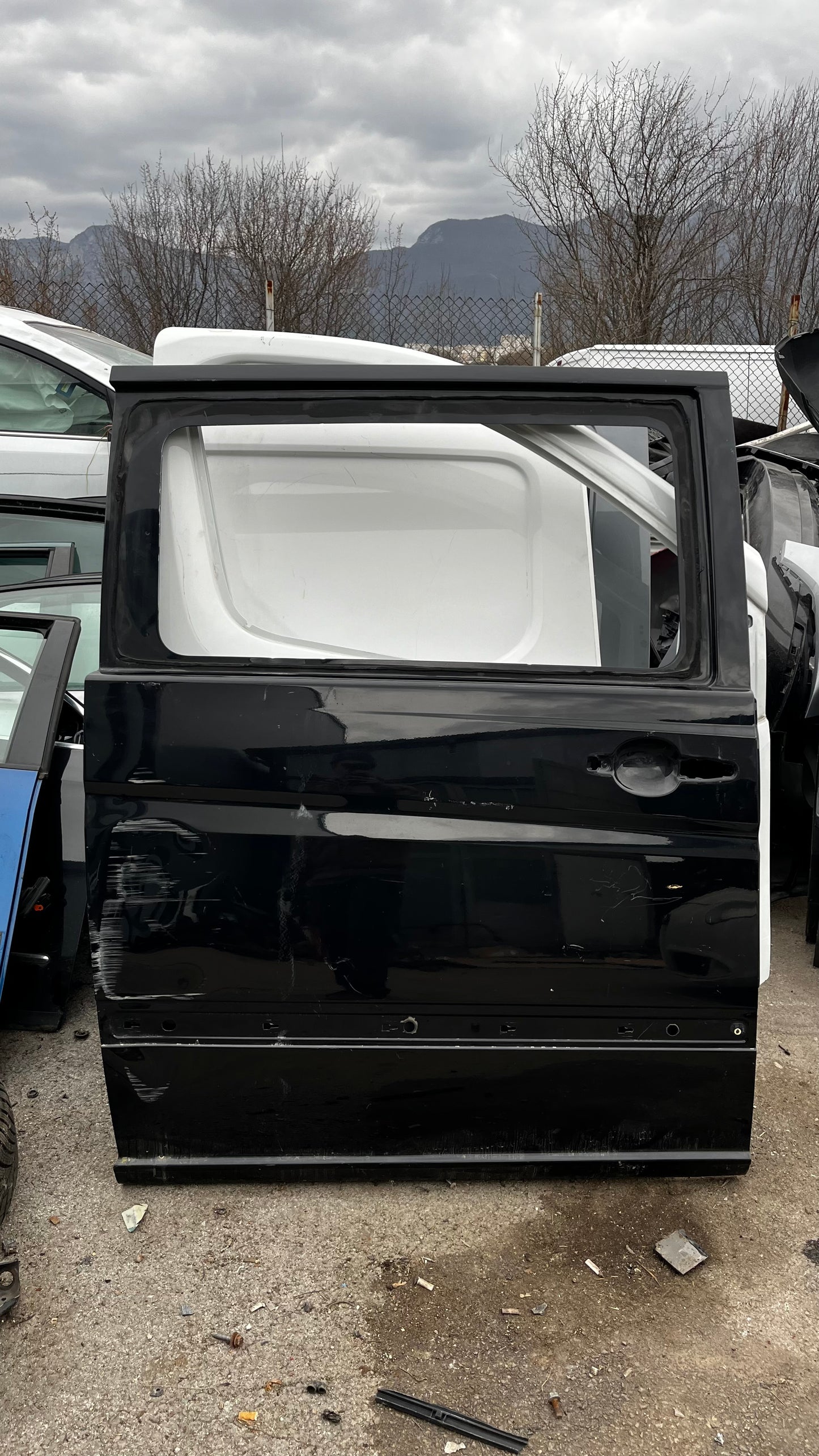 Mercedes Vito 03- задна лява врата