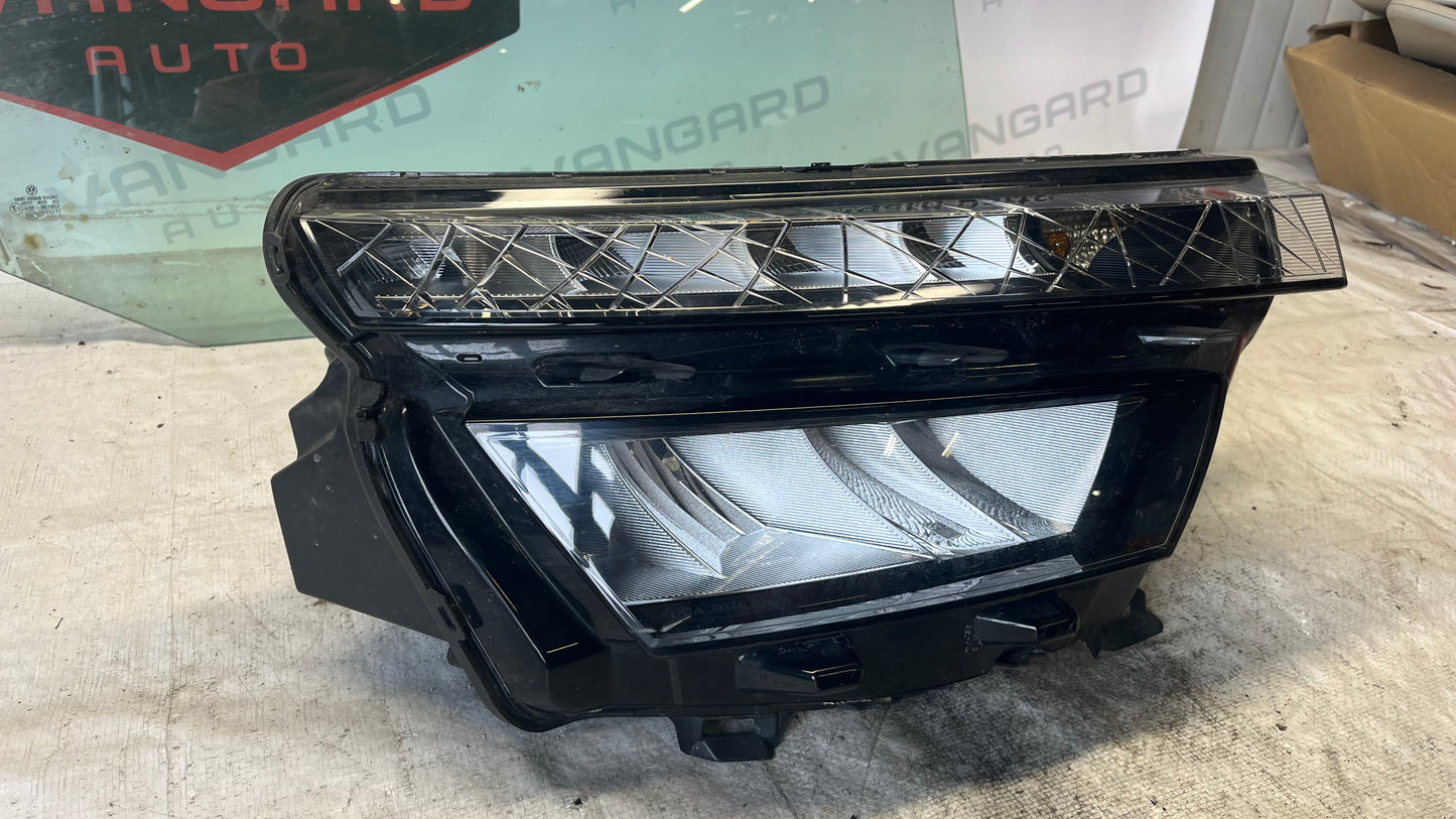 Skoda Kamiq десен фар