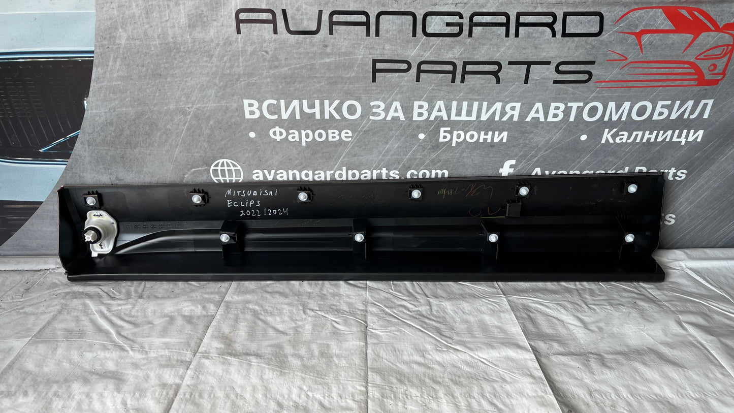 Декоративна лайстна за предна дясна врата Mitsubishi Eclipse Cross 2022-