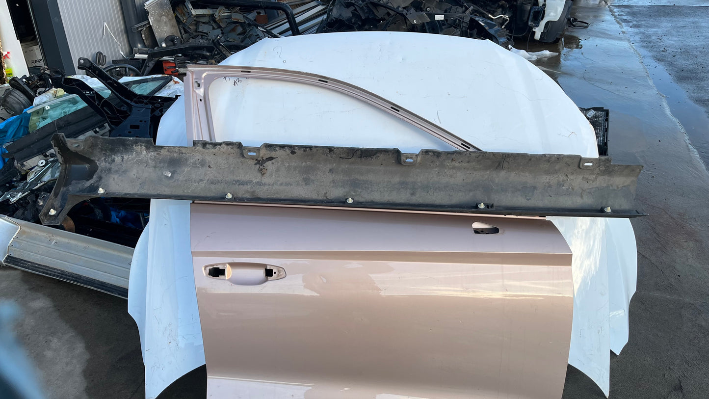 Ford Kuga 1 праг десен