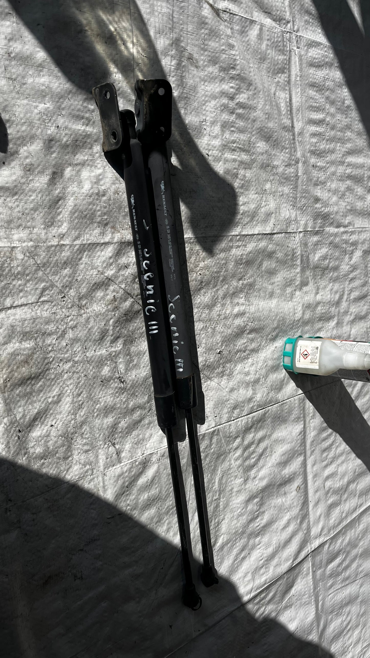 Renault Grand Scenic 3 амортисьори на багажна врата