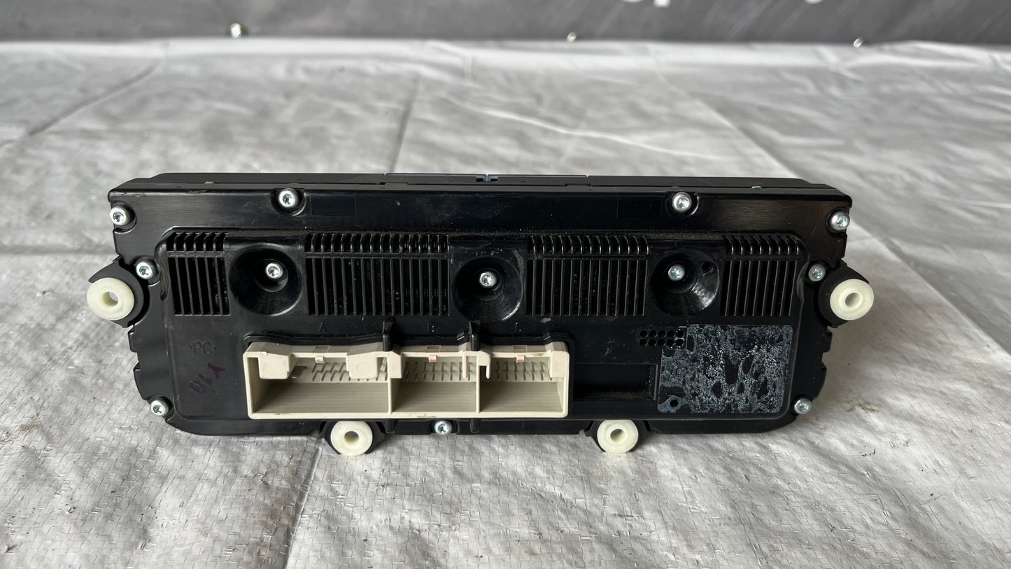Панел за климатроник Volkswagen Golf 5/Touran/Caddy/Passat 6