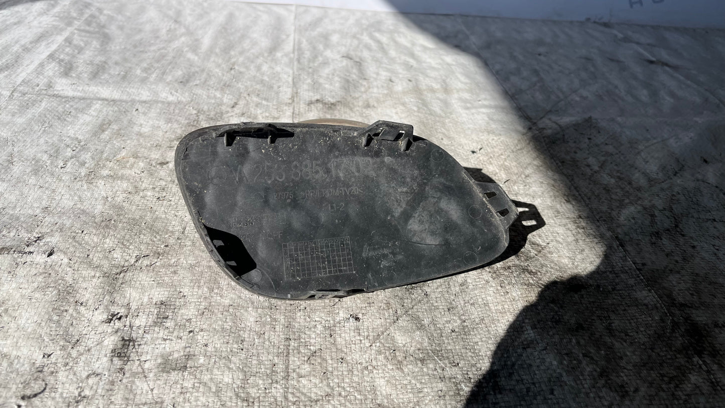 Mercedes GLA X156 лява решетка за халоген