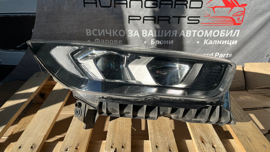 Десен фар Ford Kuga 2 2013-2019