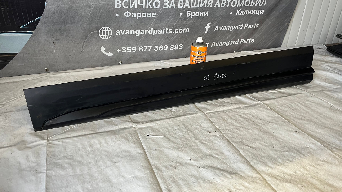 Декоративна лайстна на предна лява врата Audi Q5 2016-