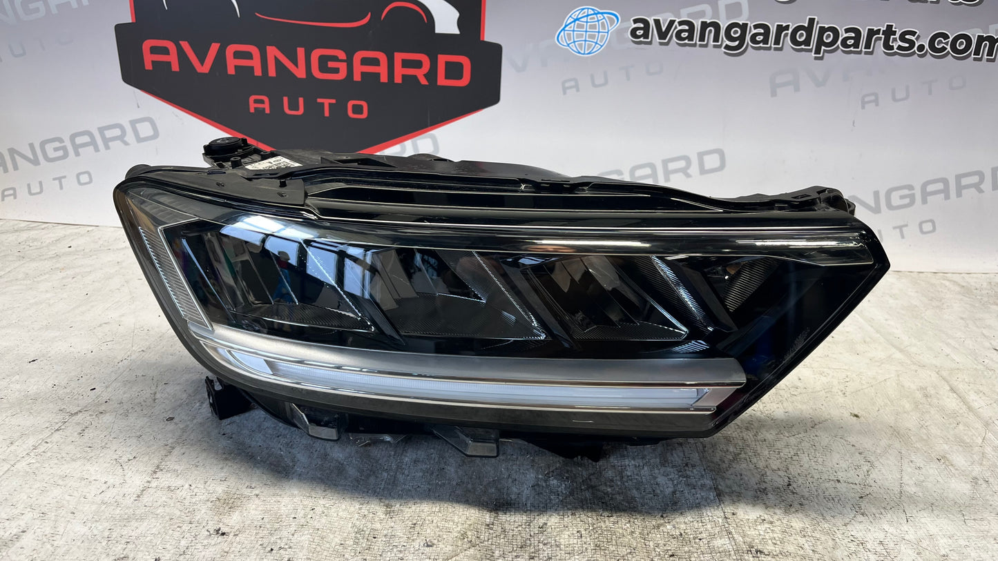 Volkswagen T-Roc десен фар