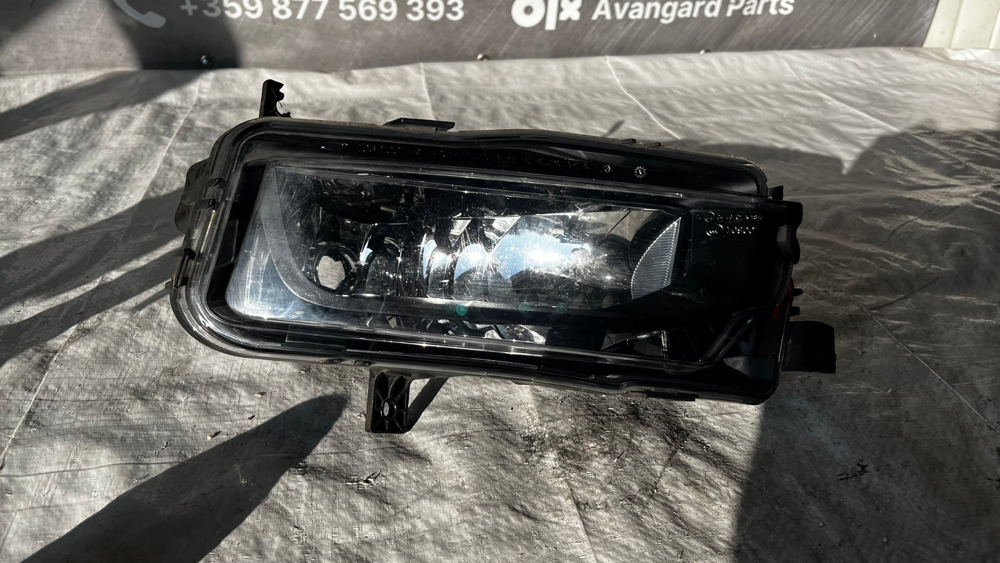 Volkswagen T6 десен халоген