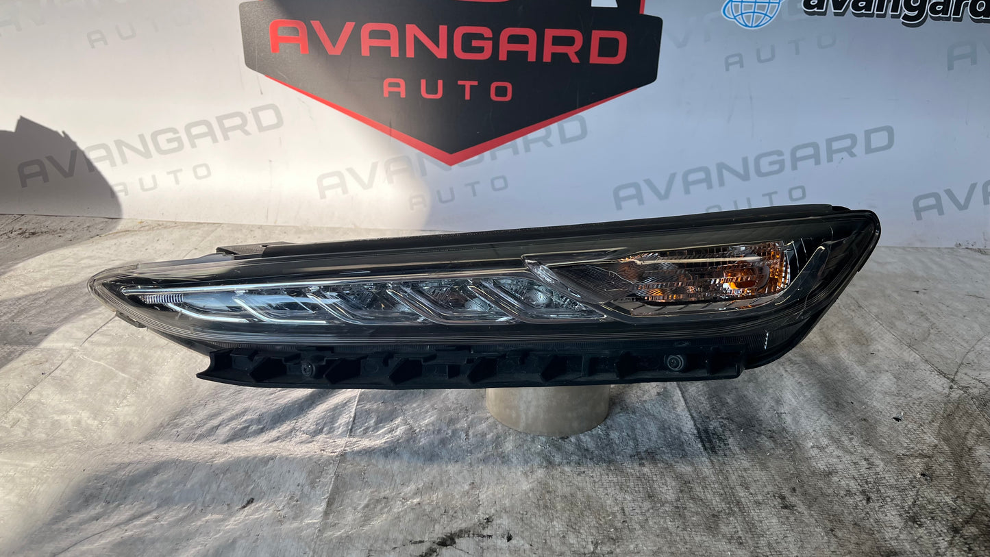 Hyundai Kona ляв фар