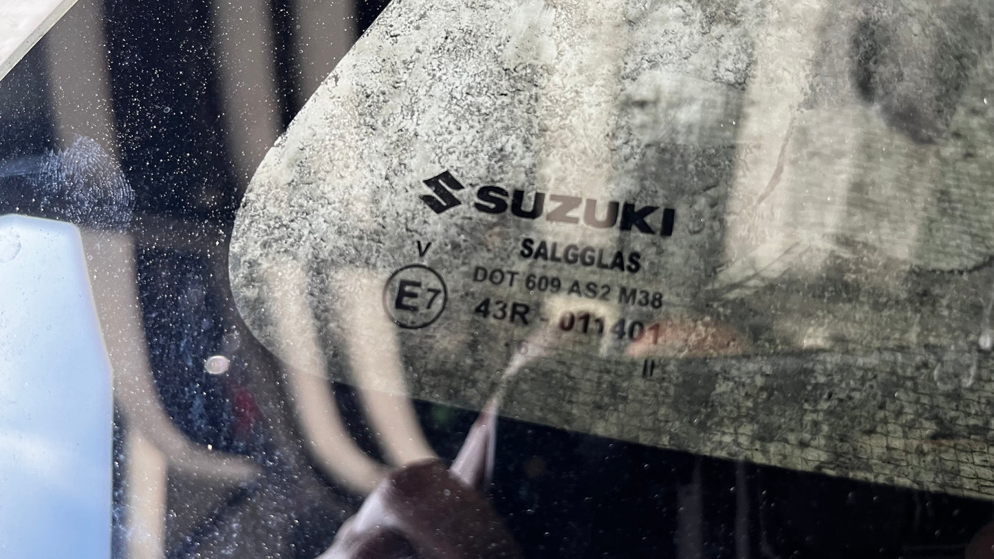 Suzuki Vitara 3 задно дясно стъкло