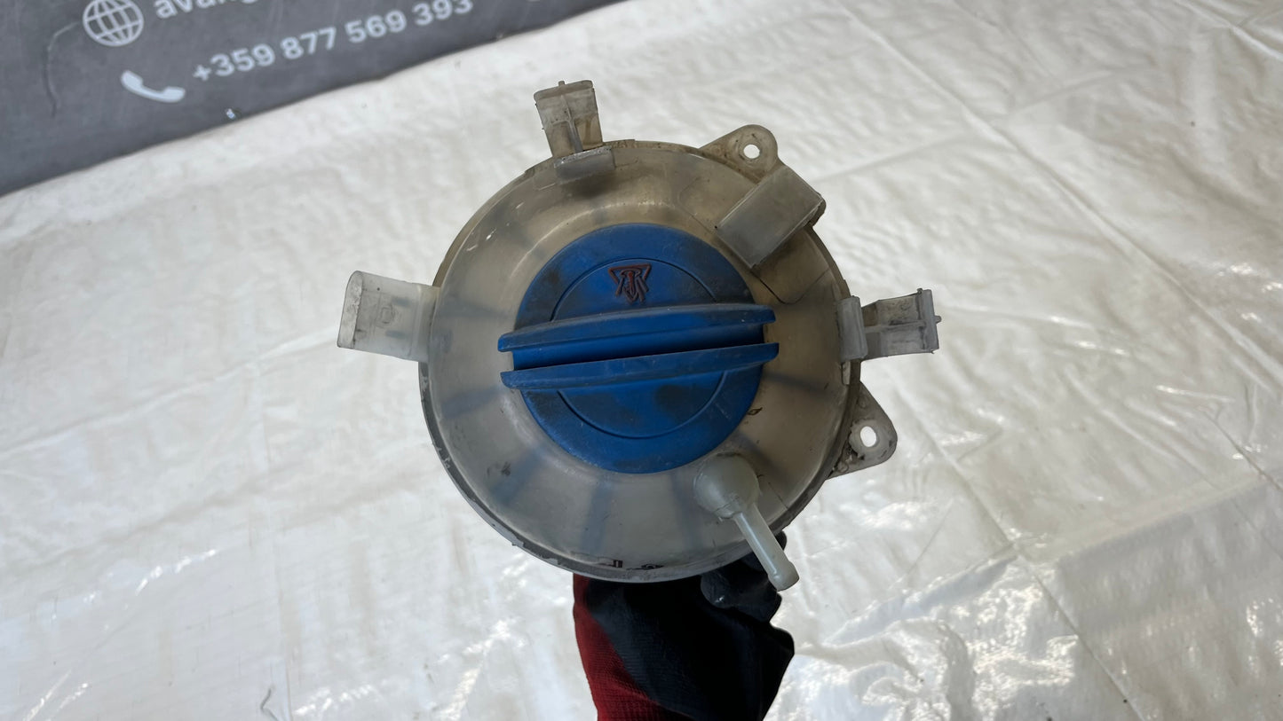 VAG казанче антифриз