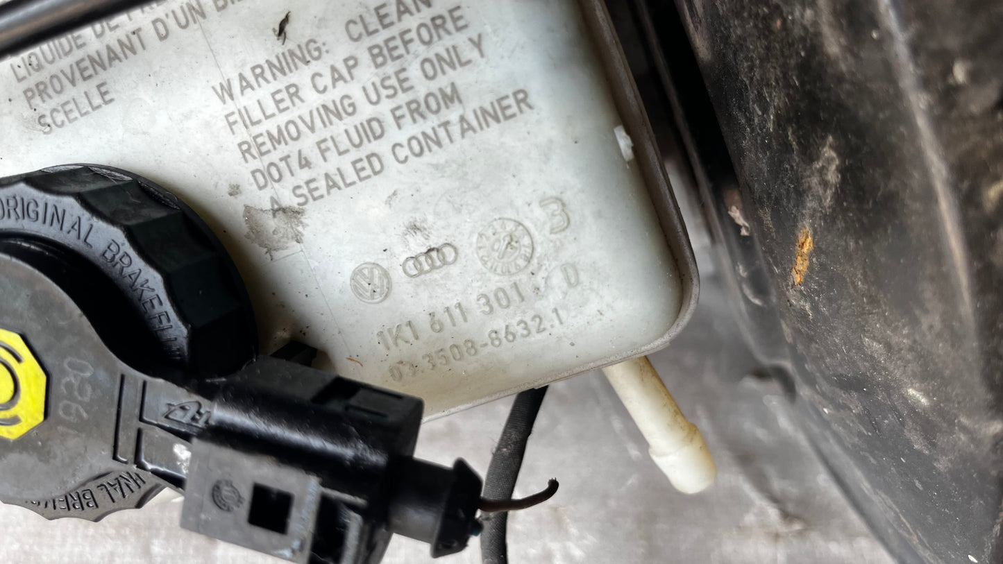 Audi A3 1.6 серво