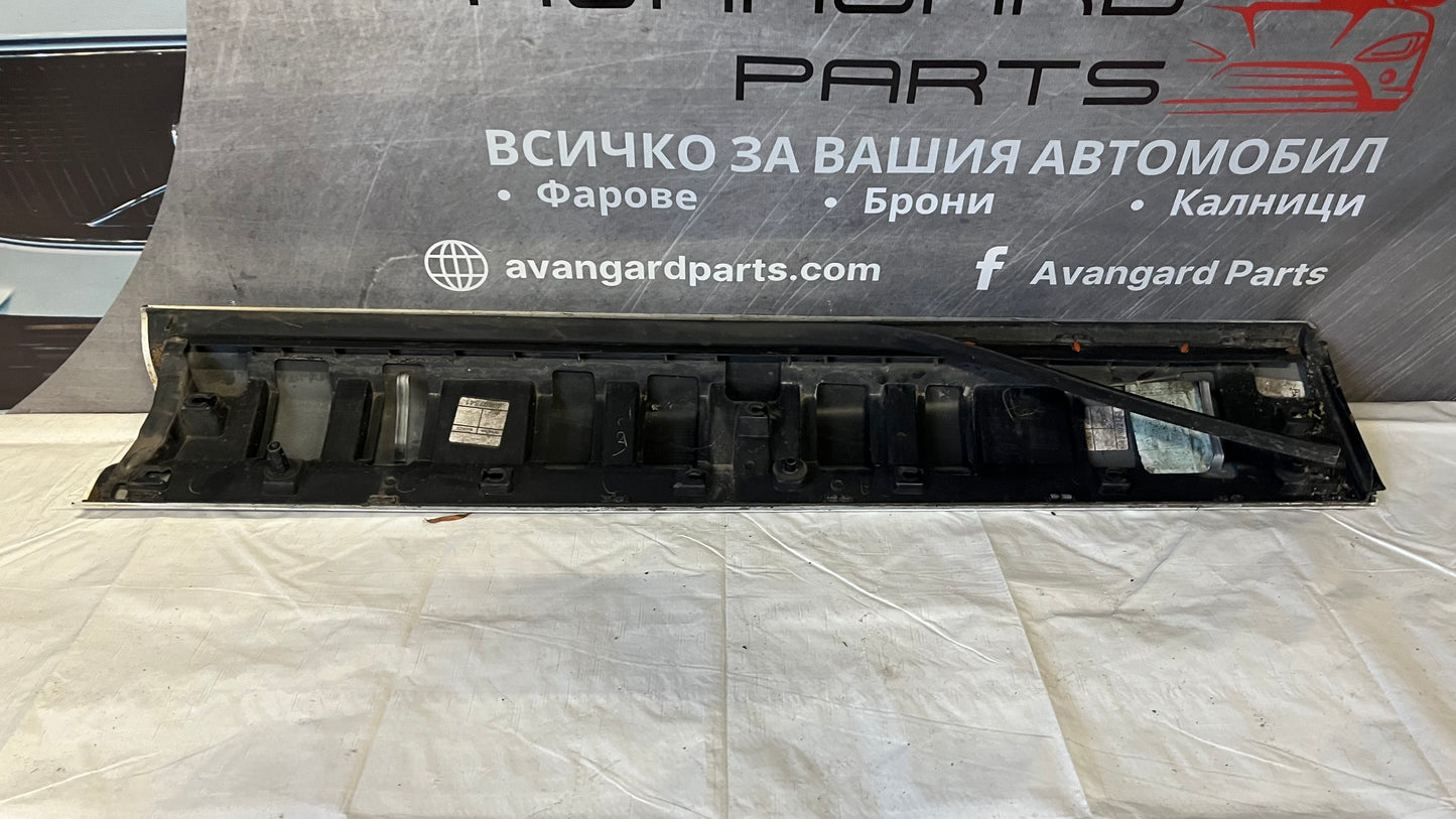 Декоративна лайстна за предна дясна врата Range Rover Sport L494 2013-