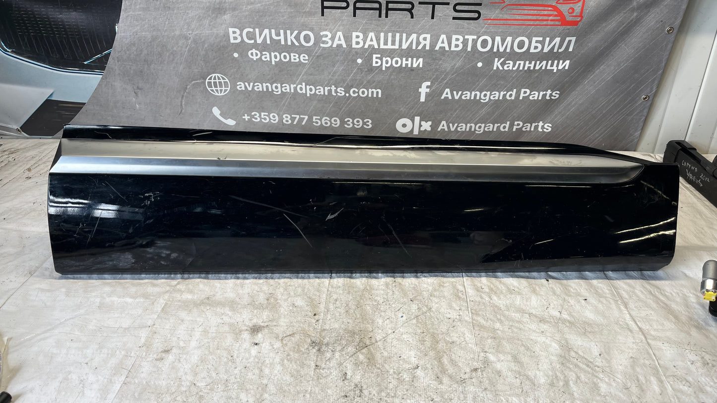 Hyundai Santa Fe 19- декоративна лайстна предна дясна врата