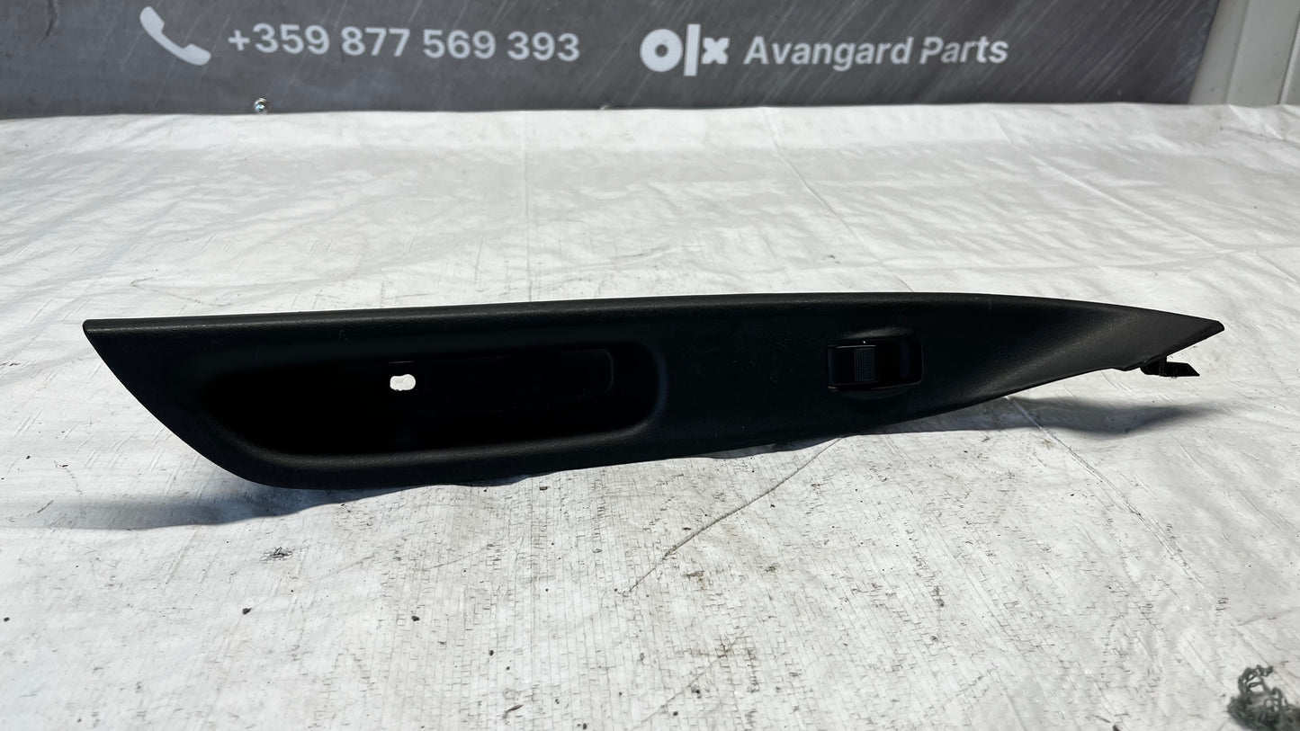 Mazda 6 лайстна с бутон