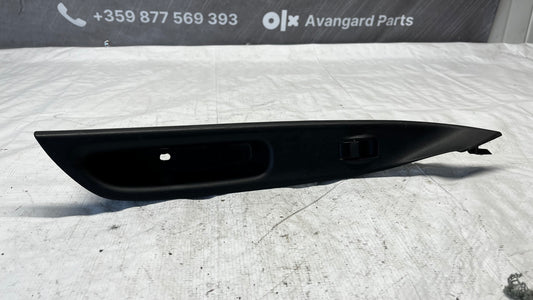 Mazda 6 лайстна с бутон