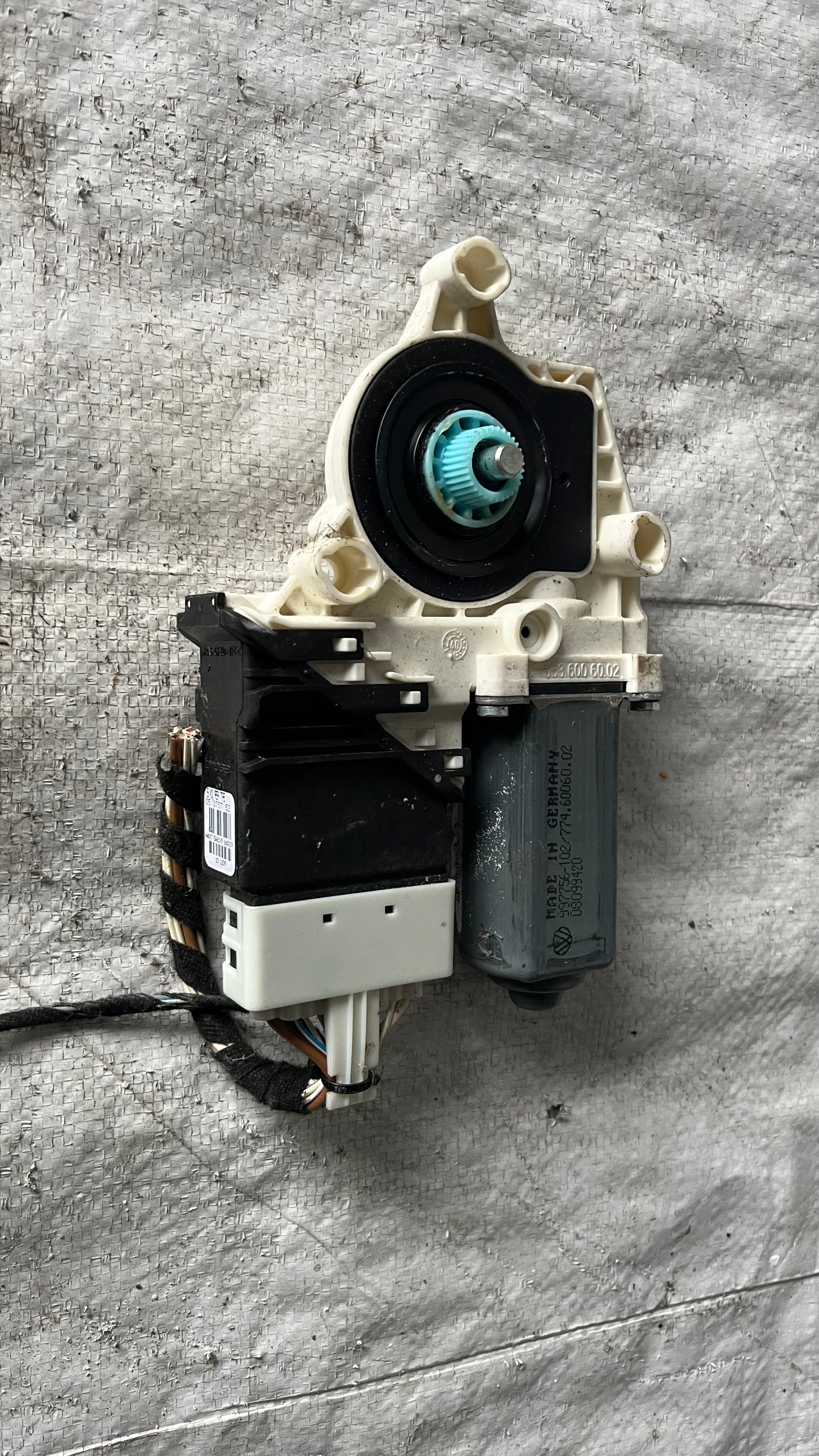 Volkswagen Passat B6 моторче стъкло стъклоповдигач заден ляв