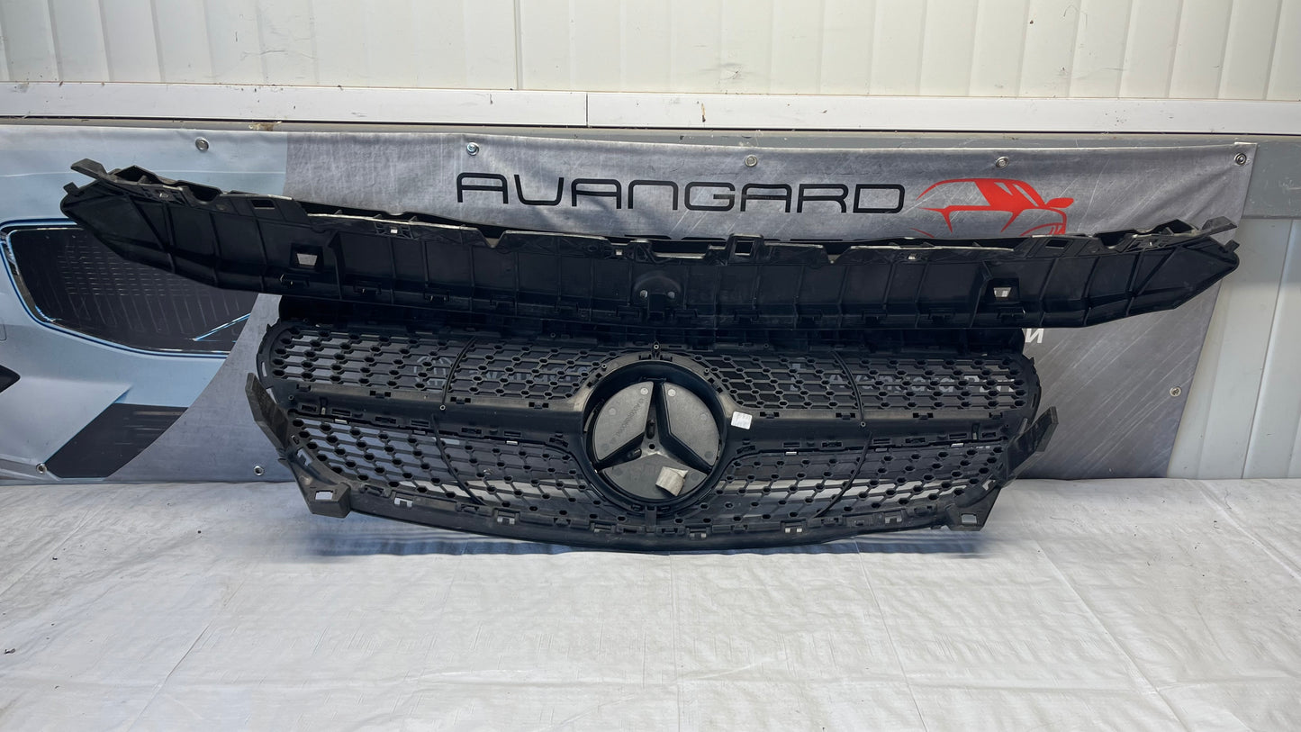 Mercedes CLA C117 предна решетка