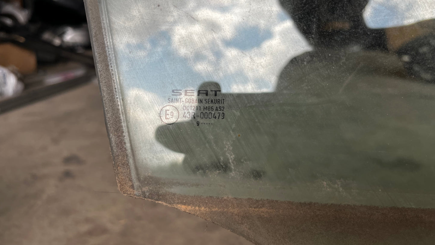 Seat Ibiza 4 стъкло предно дясно