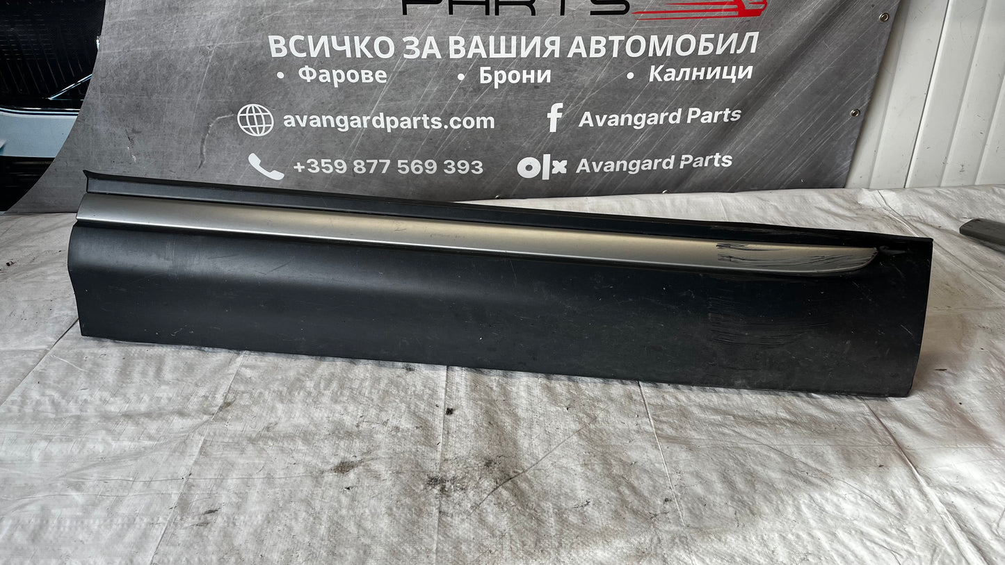 Range Rover Evoque 1 декоративна лайстна за предна дясна врата