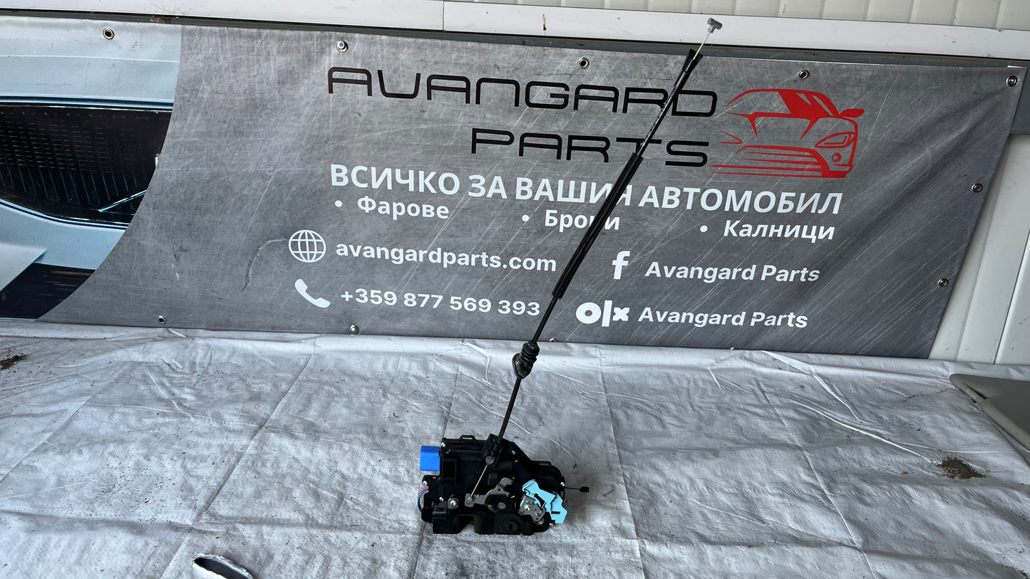 Предна дясна брава Audi A6 B4