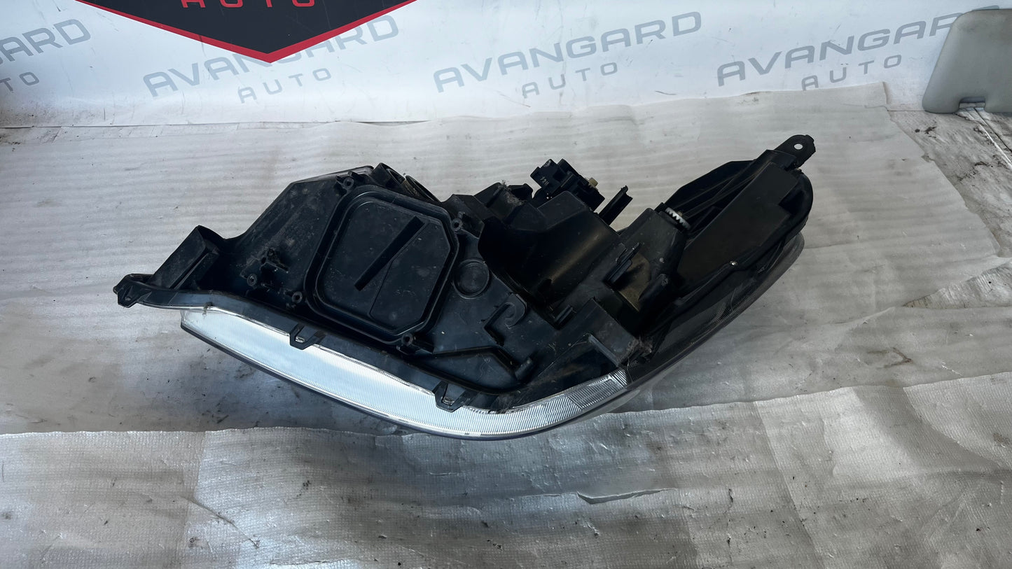 Toyota Verso 12- десен фар