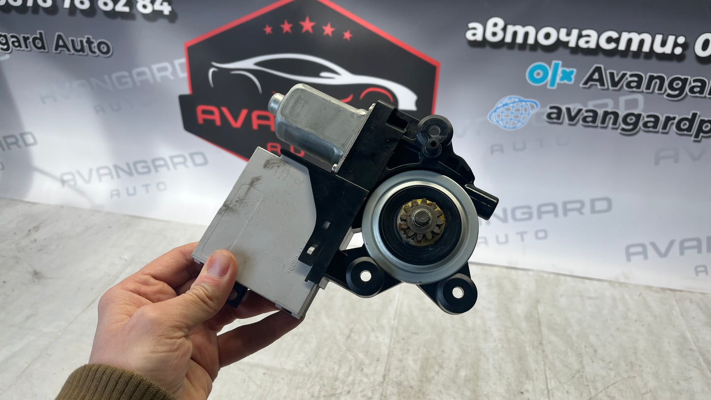 Ford Focus 2 моторче за заден ляв стъклоповдигач