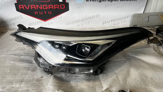 Toyota CHR ляв фар