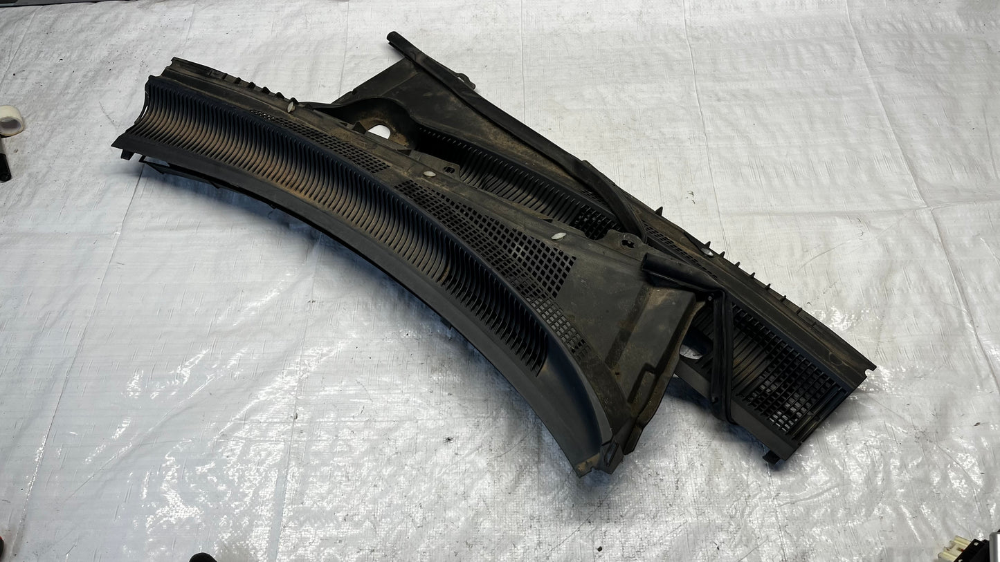 Mazda 6 лайстна под чистачки